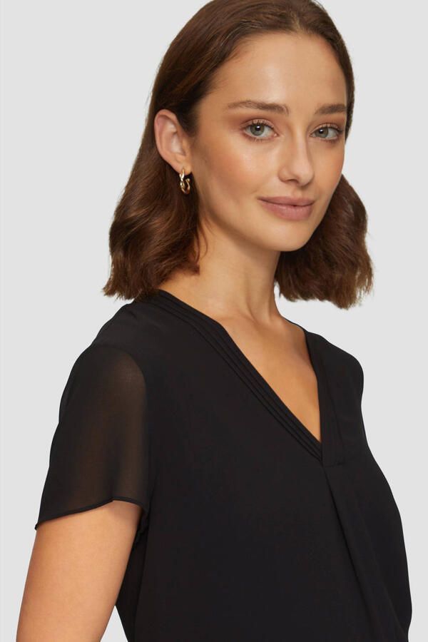 S.Oliver BLACK LABEL Shirtblouse in dubbel-laag-look en met v-halslijn