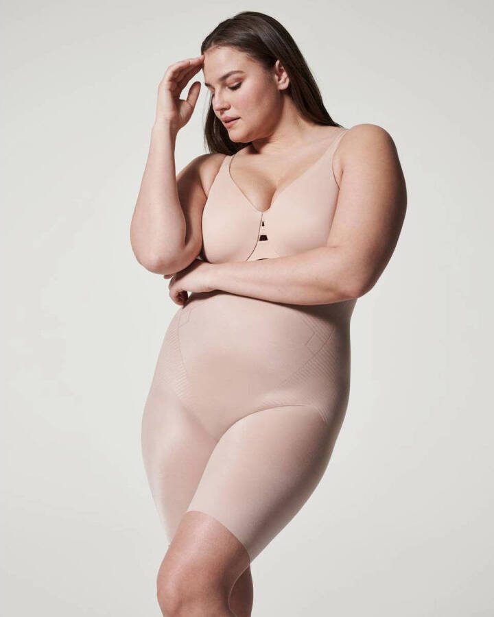 SPANX shape™ Invisible seamless medium corrigerende High-Waisted Mid-Thigh short beige - Foto 2