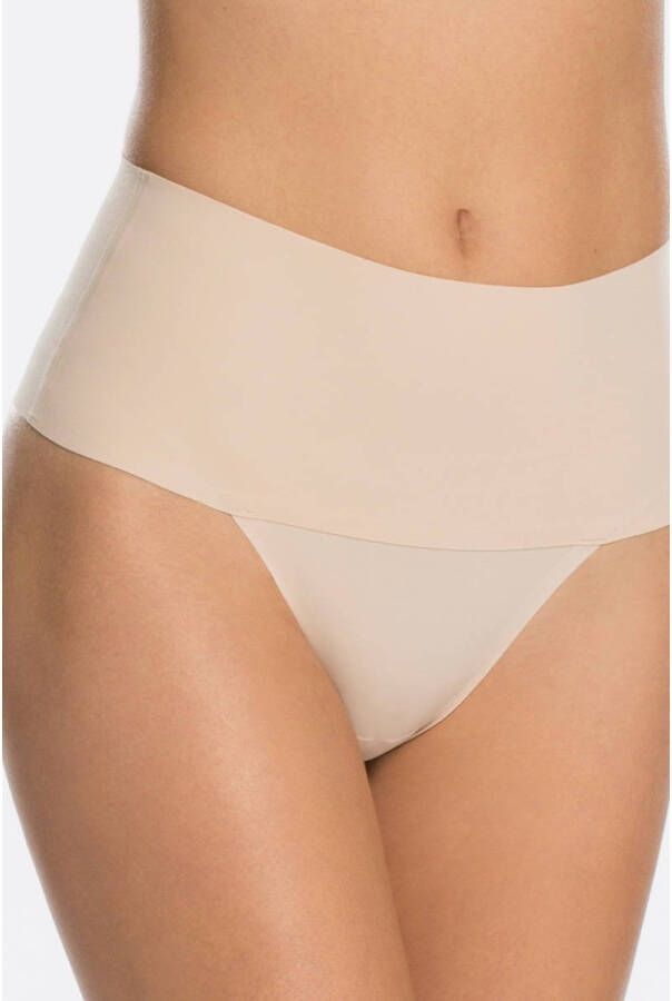 SPANX Undie-tectable seamless licht corrigerende string lichtbeige