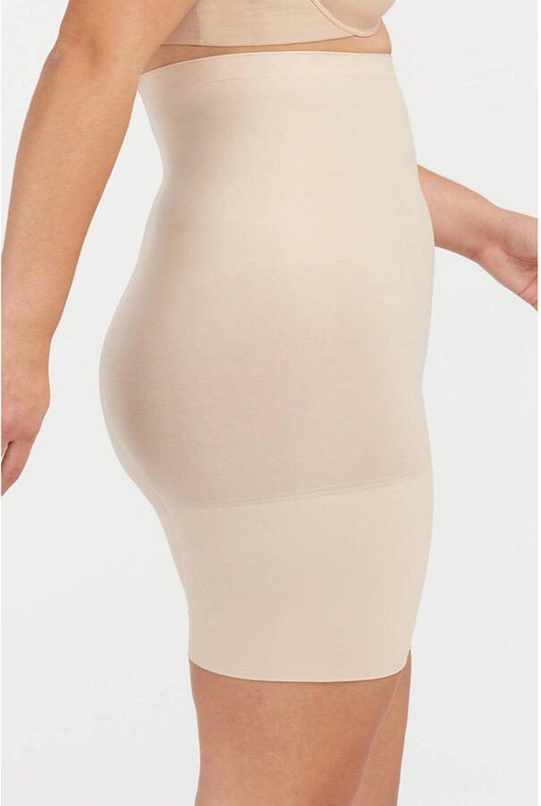 SPANX Everyday Seamless Shaping seamless high waist medium corrigerende short lichtbeige