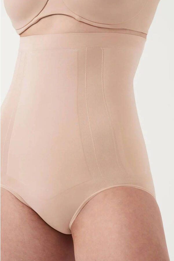 SPANX sculpt™ OnCore high waist sterk corrigerende slip lichtbeige