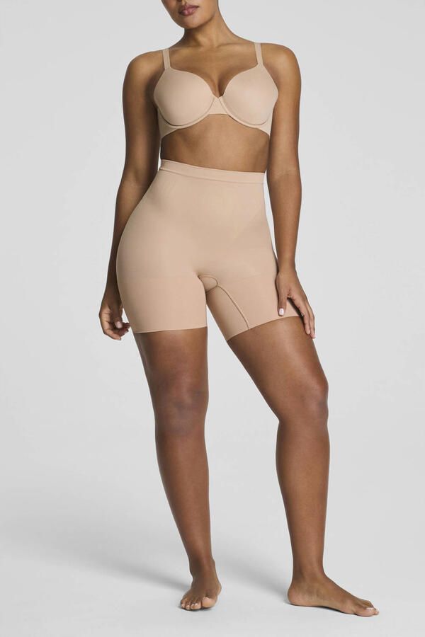 SPANX sculpt™ GoFigure seamless sterk corrigerende Mid Thigh short lichtbeige