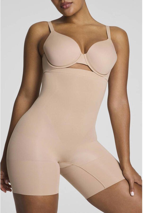 SPANX sculpt™ GoFigure seamless sterk corrigerende short High Waist Mid Thigh lichtbeige - Foto 2