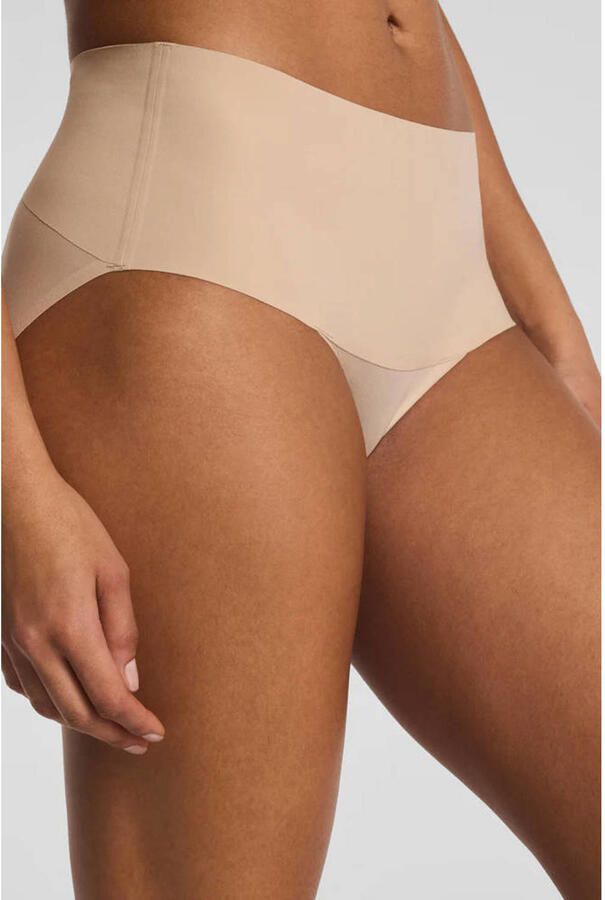 SPANX supersmooth™ Undie-tectable seamless licht corrigerende slip beige