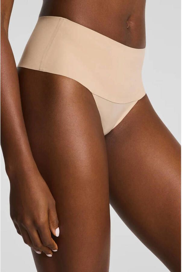 SPANX supersmooth™ Undie-tectable seamless licht corrigerende string beige
