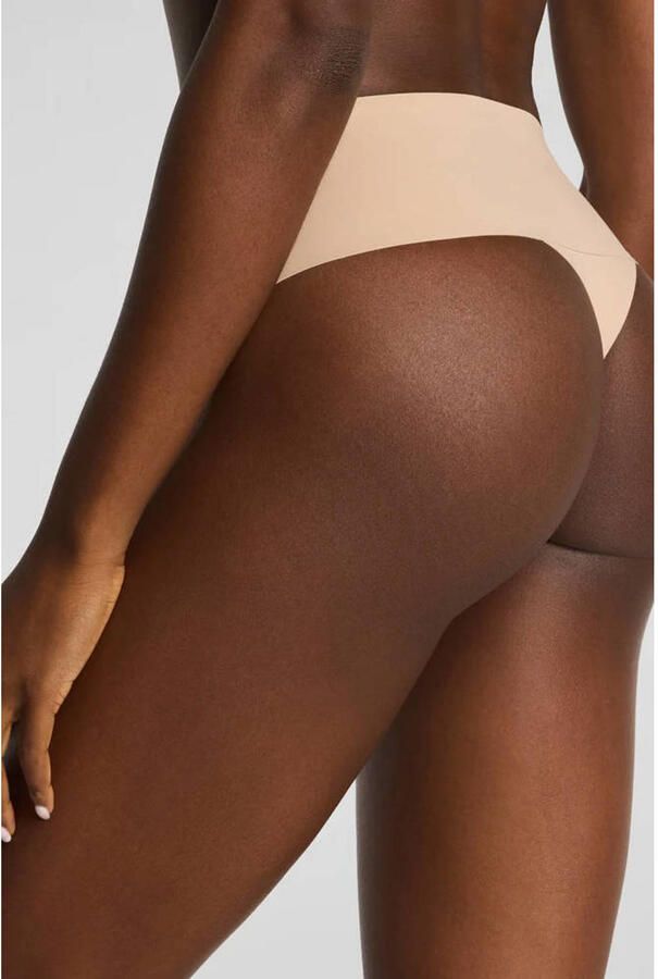 SPANX supersmooth™ Undie-tectable seamless licht corrigerende string beige - Foto 2