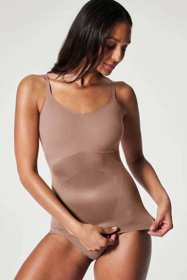 SPANX shape™ Invisible medium corrigerend hemd donkerbeige
