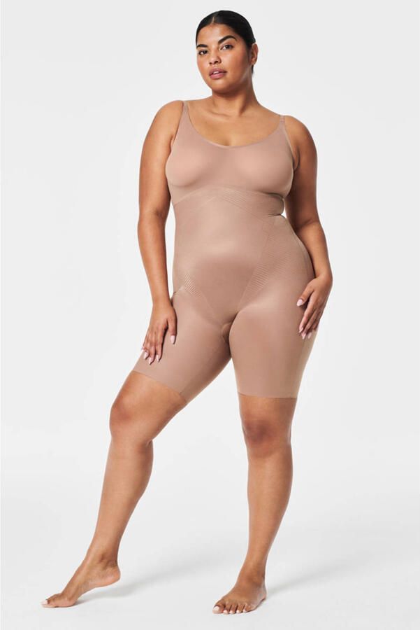 SPANX shape™ Invisible medium corrigerende Closed-Bust Mid-Thigh bodysuit donkerbeige