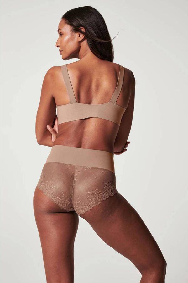 SPANX supersmooth™ Undie-tectable licht corrigerende Lace Hi-Hipster donkerbeige - Foto 3