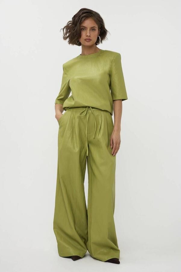 Studio AMAYA imitatieleren wide leg broek limegroen