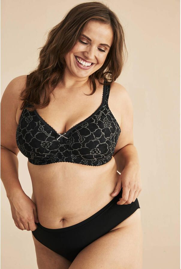 Swegmark voorgevormde beugelbh Lace Shape zwart