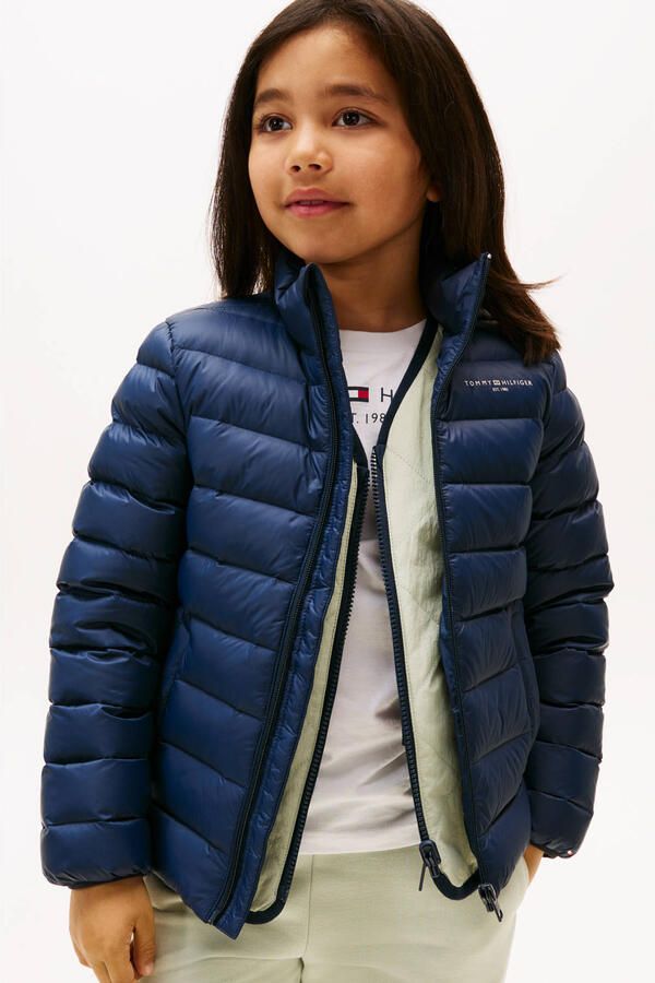 Tommy Hilfiger Gewatteerde jas ESSENTIAL LIGHT DOWN JACKET voor kinderen tot 16 jaar logo print op de borst