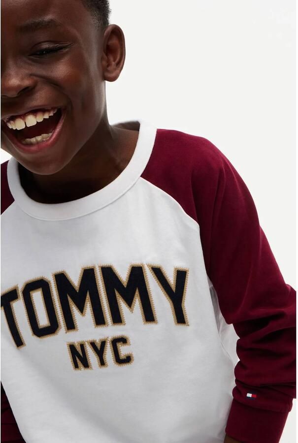 Tommy Hilfiger longsleeve met tekst wit donkerrood Jongens Katoen Ronde hals - Foto 2