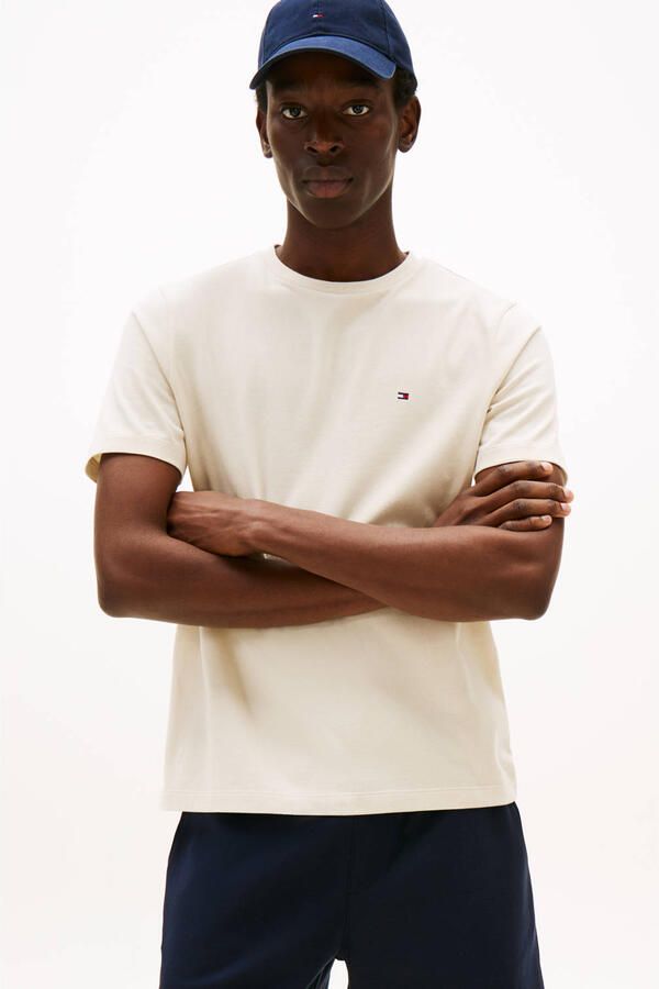 Tommy Hilfiger T-shirt ESSENTIAL REG FIT SOLID TEE met borduursel en ronde hals