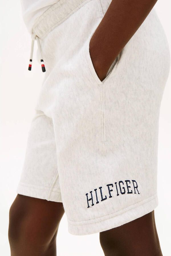 TOMMY HILFIGER Jongens Broeken Hilfiger Varsity Wide Sweatshort Lichtgrijs - Foto 5