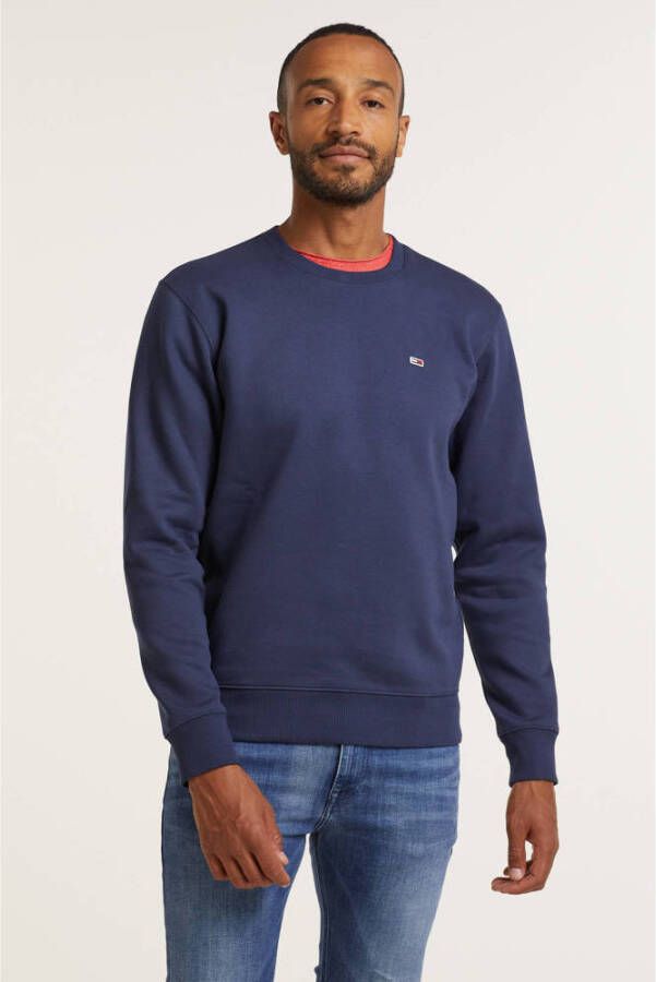 TOMMY JEANS Sweatshirt TJM REGULAR FLEECE C NECK met merkembleem op de borst