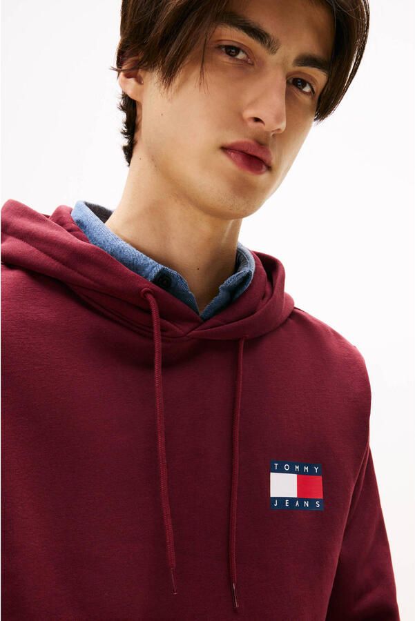 TOMMY JEANS Sweatshirt TJM REG ESSENTIAL FLAG HOOD EXT met bedrukte merklogo op borsthoogte - Foto 1