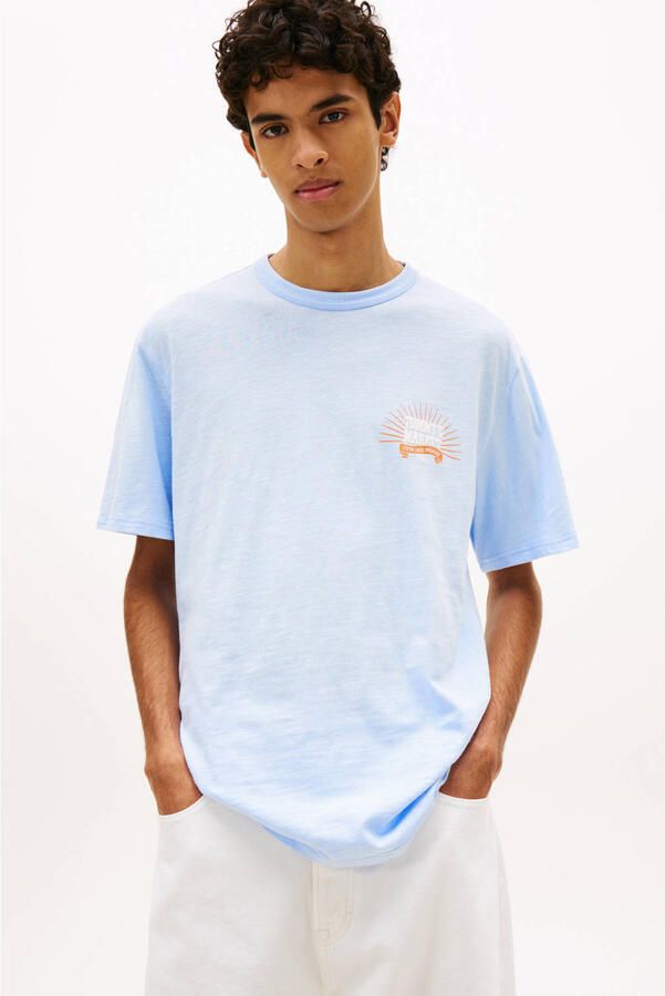 Tommy Jeans relaxed T-shirt met backprint lichtblauw