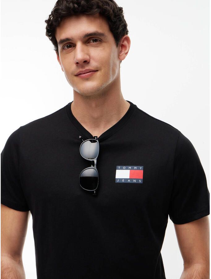 TOMMY JEANS T-shirt TJM SLIM ESSENTIAL FLAG TEE EXT - Foto 2