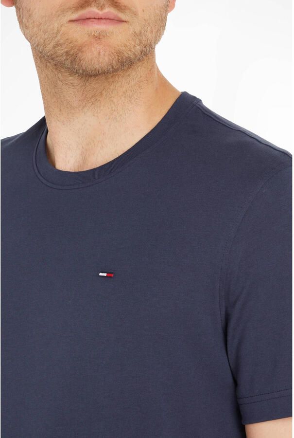 TOMMY JEANS T-shirt TJM ORIGINAL JERSEY V NECK TEE met v-hals en subtiele logo-vlag