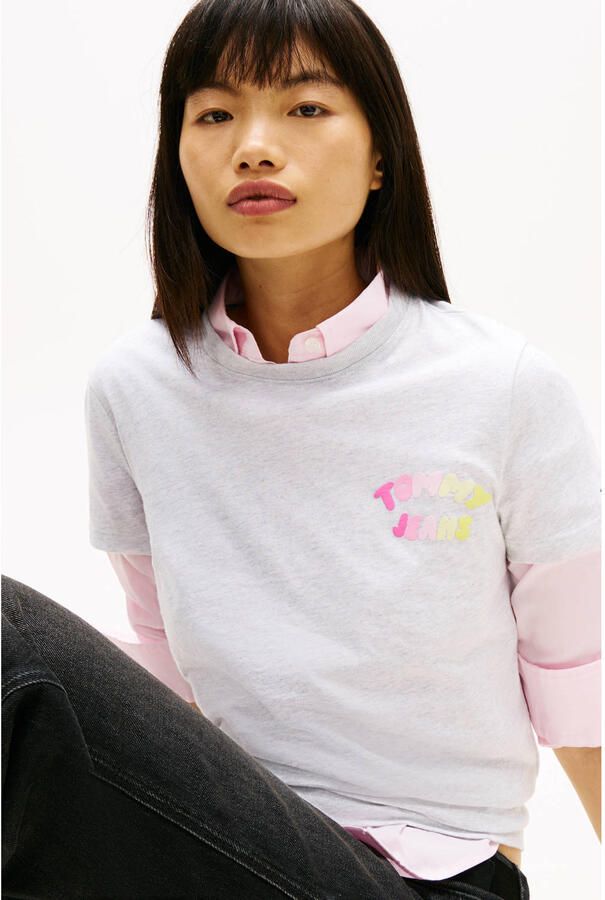 TOMMY JEANS Dames Tops & T-shirts Tjw Reg Tj Bubble Ss Tee Ext Lichtgrijs - Foto 5