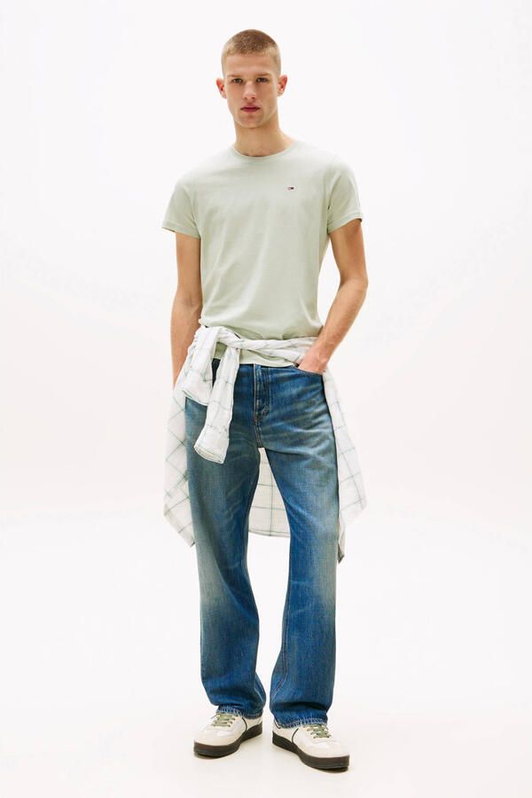 TOMMY JEANS T-shirt TJM ESSENTIAL SOLID TEE met ronde hals en subtiele logo-vlag