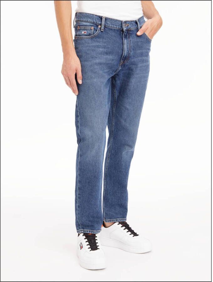TOMMY JEANS Dad-jeans DAD JEAN RGLR TPRD met riemlussen