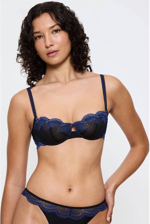 Triumph niet-voorgevormde beugelbh Comfort Glam zwart blauw