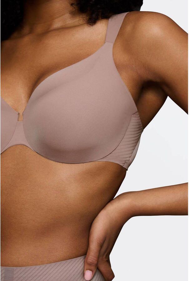 Triumph niet-voorgevormde minimizer Body Make-Up Illusion Curve lichtbruin - Foto 2