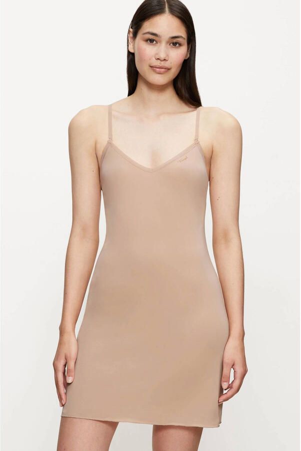 Triumph Onderjurk Body Make-Up T Dress 02 nagenoeg onzichtbaar diepe v-hals