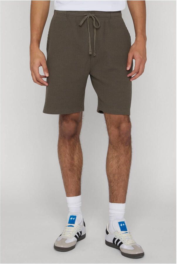 Urban Classics regular casual short bruin