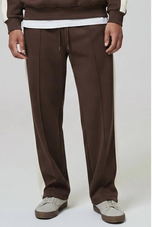 Urban Classics relaxed fit gestreepte piqué joggingbroek bruin - Foto 2