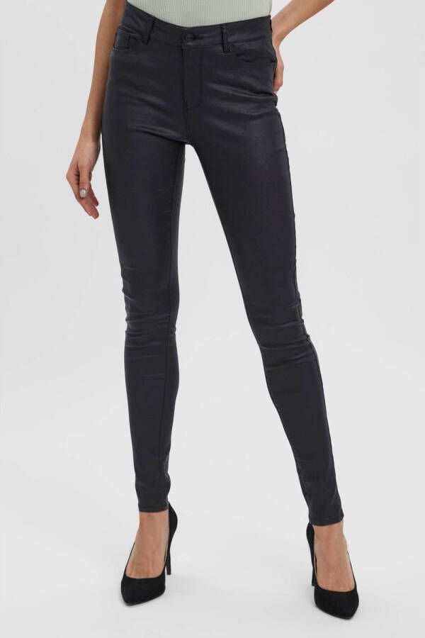 Vero Moda Zwarte broek met gladde coating Black Dames