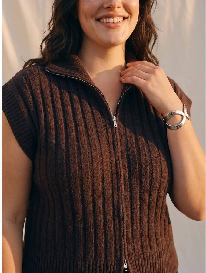 VERO MODA CURVE Plus Size gebreid vest met wol donkerbruin - Foto 4