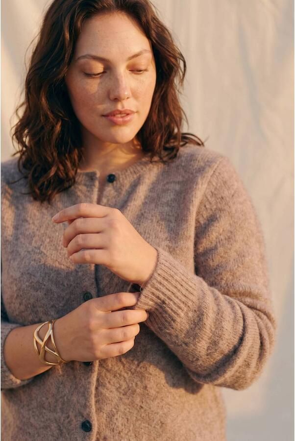 VERO MODA CURVE Plus Size gebreid vest met wol lichtbruin - Foto 3