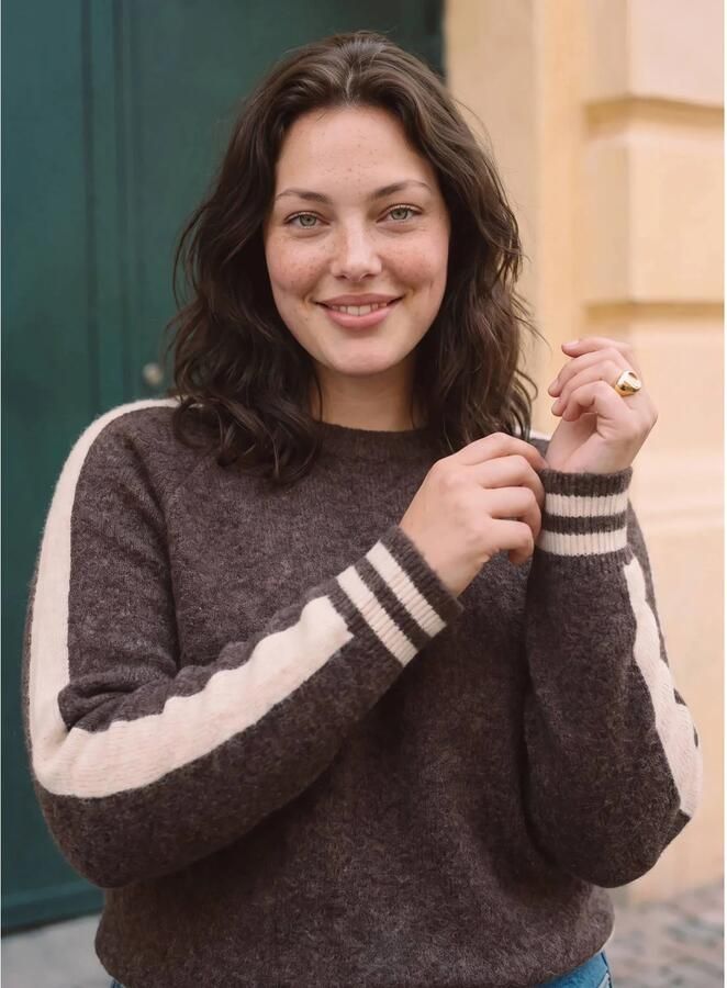 VERO MODA CURVE Plus Size gebreide trui met wol donkerbruin - Foto 2
