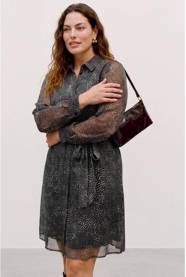 VERO MODA CURVE Plus Size semi-transparante korte A-lijn jurk met stippen zwart