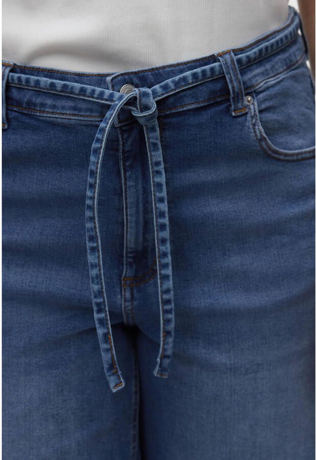 VERO MODA CURVE straight fit korte broek Plus Size mediumblauw - Foto 2
