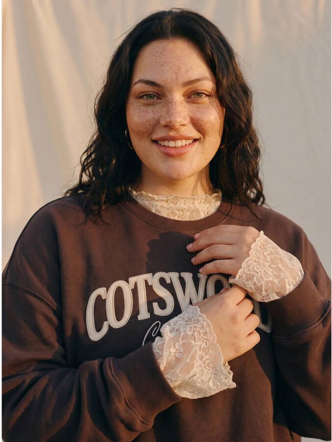VERO MODA CURVE x Wehkamp sweater Plus Size met tekst donkerbruin - Foto 2