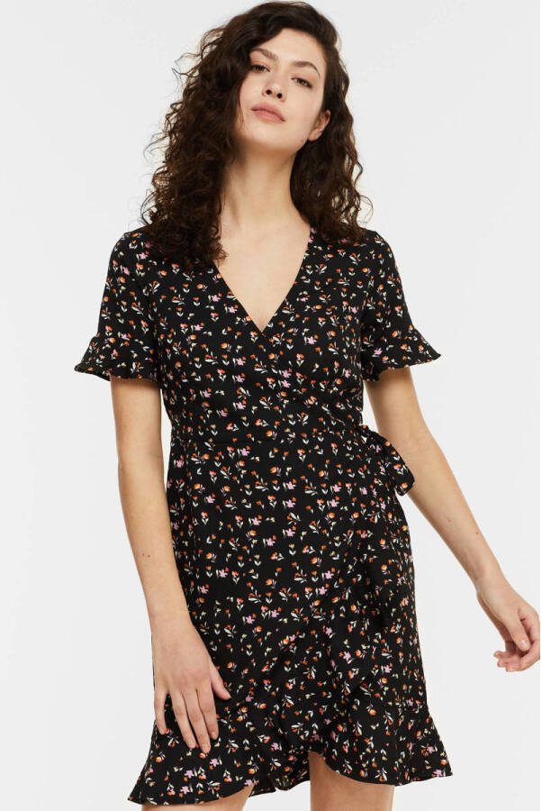 VERO MODA gebloemde wikkeljurk VMHENNA van gerecycled polyester zwart roze  oranje - Kledingwinkel.nl