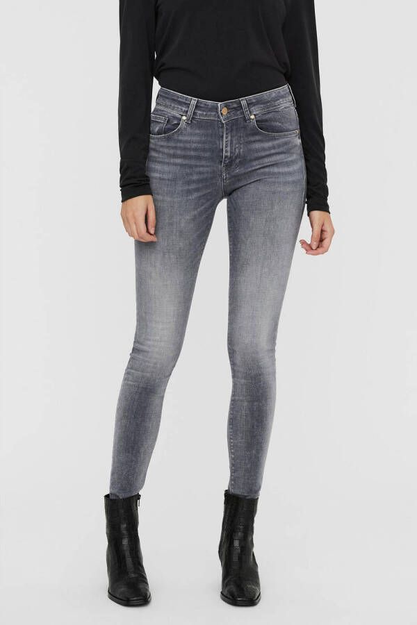 VERO MODA slim fit jeans VMLUX met biologisch katoen medium grey denim