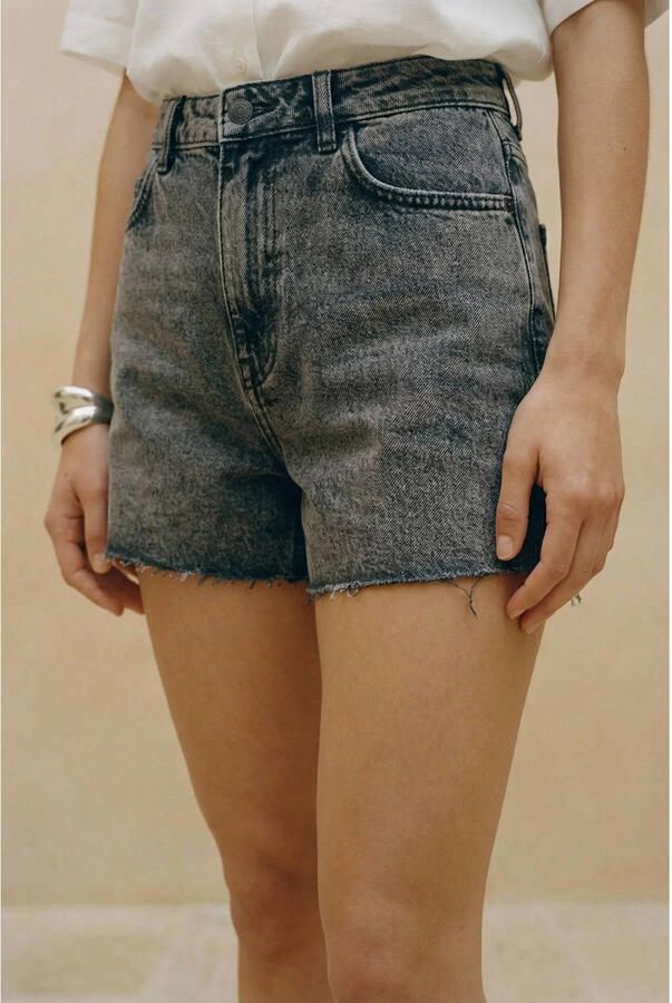 Vero Moda regular fit korte jeans van katoenmix model 'TESS'