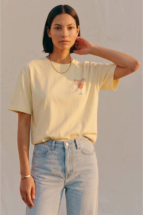 VERO MODA rechtvallend T-shirt met backprint lichtgeel