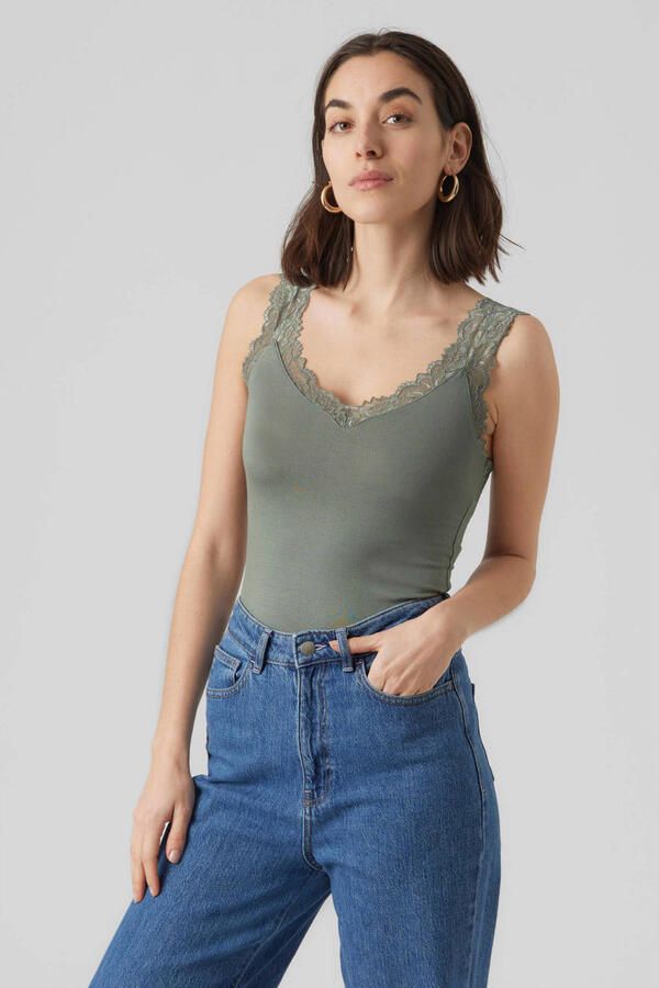 Vero Moda Regular fit top met bandjes en kant model 'ROSA'