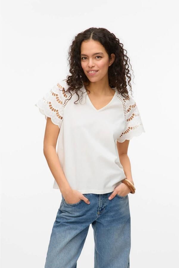 Vero Moda Regular fit T-shirt met broderie anglaise model 'BLASY' - Foto 2