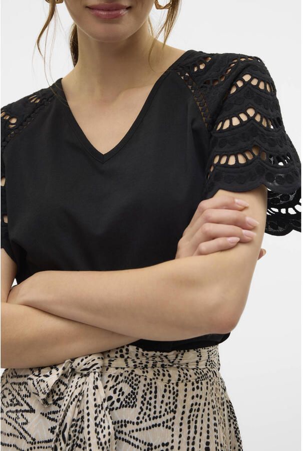 Vero Moda Regular fit T-shirt met broderie anglaise model 'BLASY' - Foto 3