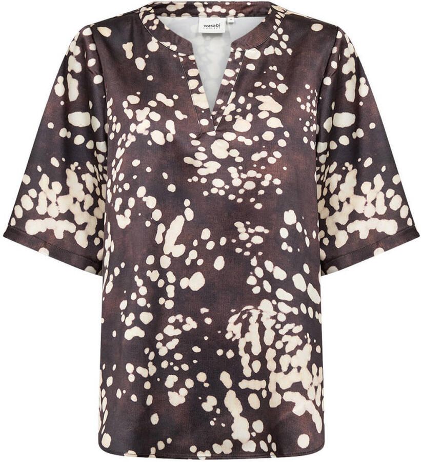 Wasabiconcept top Plus Size met print bruin