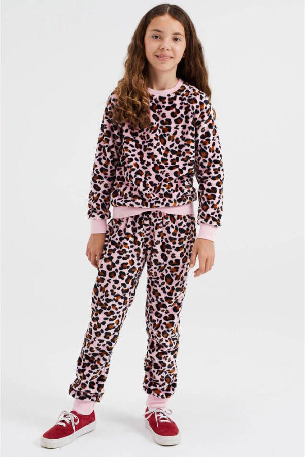 WE Fashion fleece pyjama met panterprint lichtroze zwart