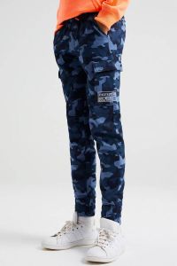 WE Fashion slim fit joggingbroek met camouflageprint blauw