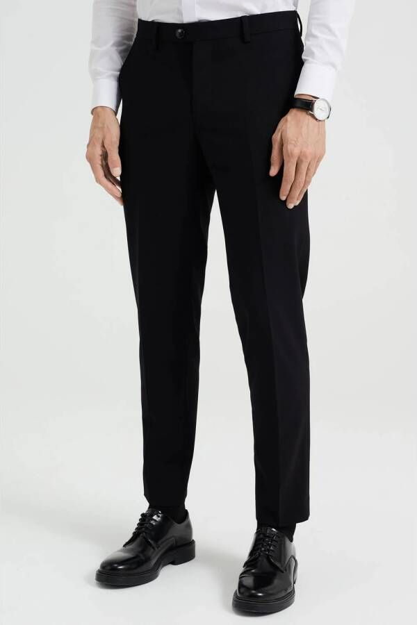 WE Fashion slim fit pantalon van gerecycled polyester black uni